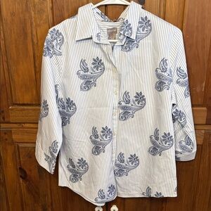 EUC Chico's White and Blue Paisley Striped Patterned Button Down Shirt Size 1